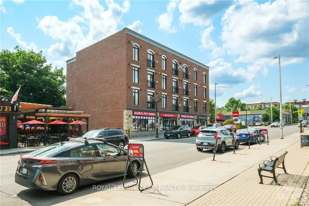 6 GROVE Avenue #305