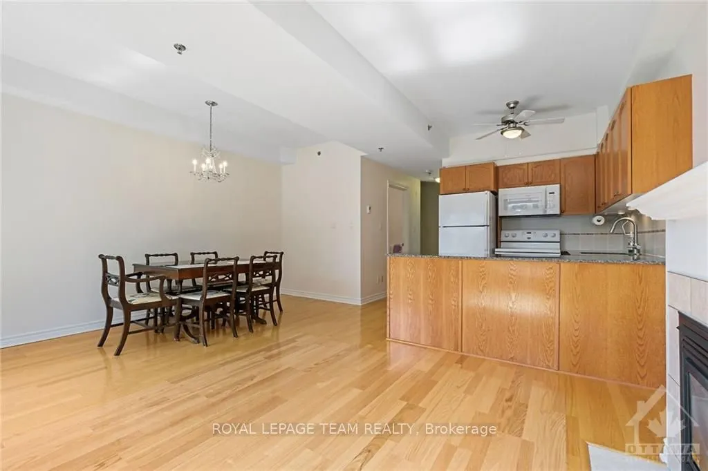 6 GROVE Avenue #305