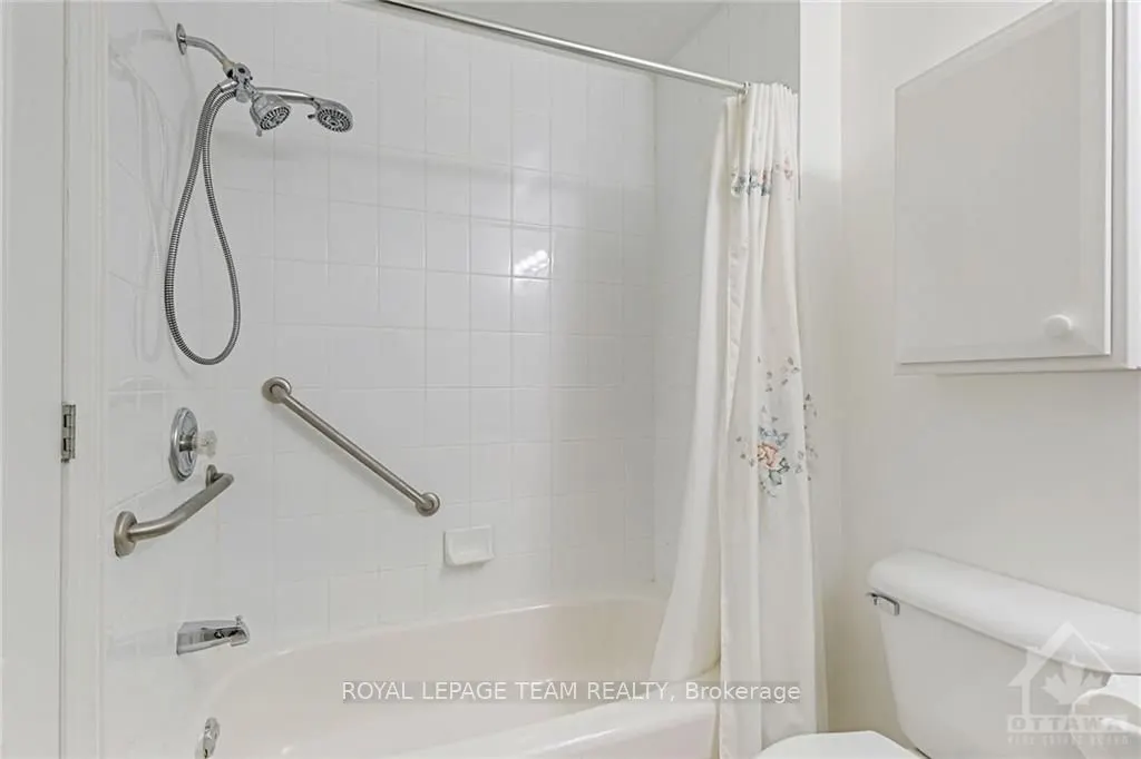 6 GROVE Avenue #305
