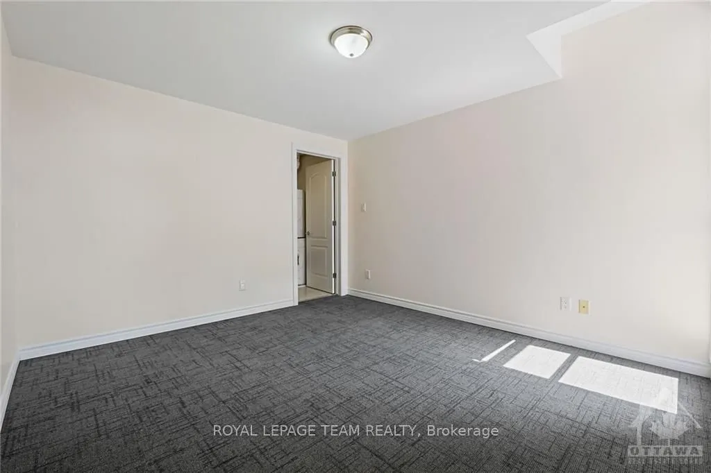 6 GROVE Avenue #305