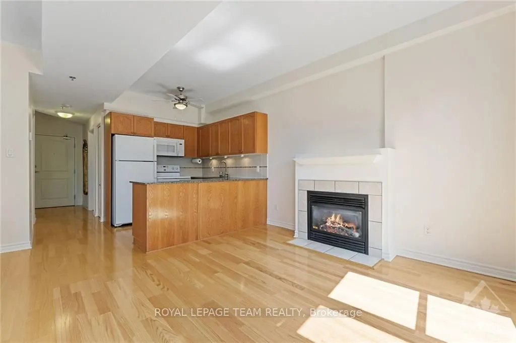 6 GROVE Avenue #305