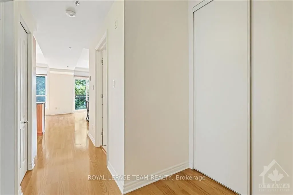 6 GROVE Avenue #305