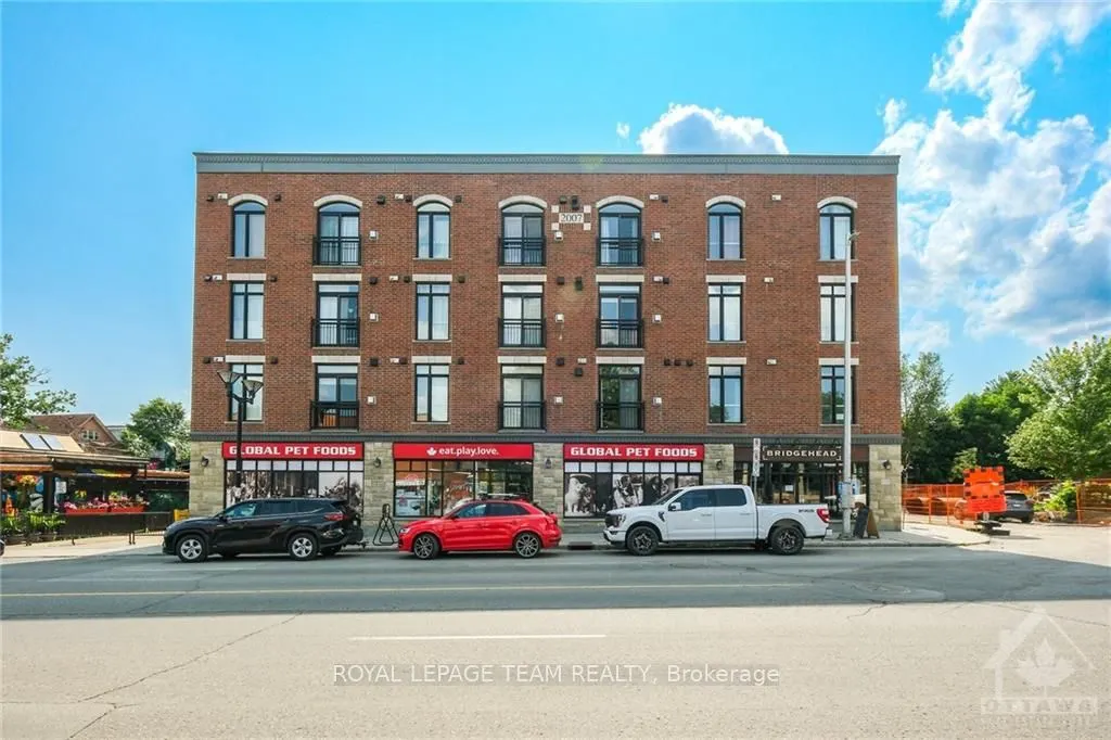 6 GROVE Avenue #305