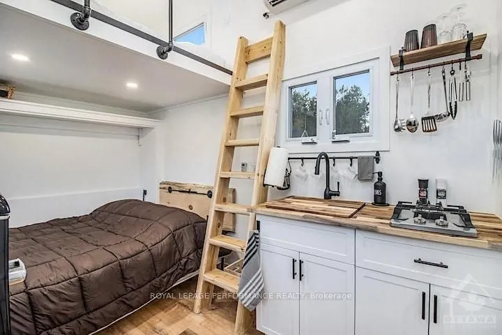 861 DU GOLF Road