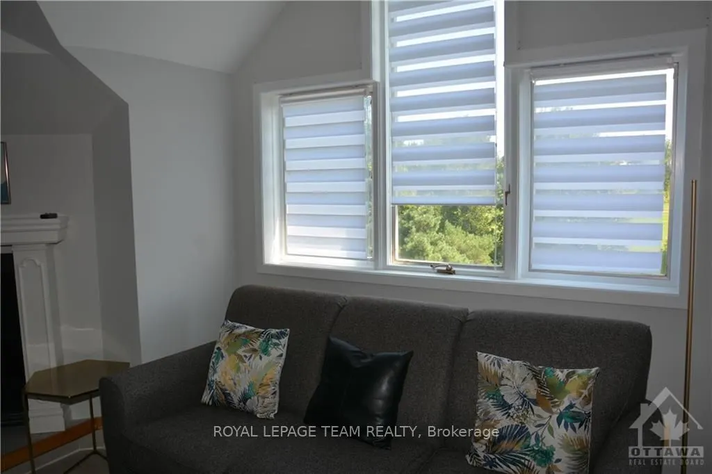 1036 BARRYVALE Road #4D