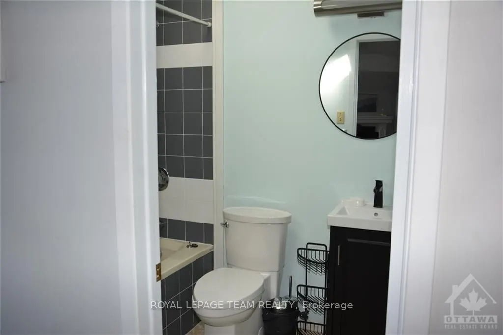 1036 BARRYVALE Road #4D