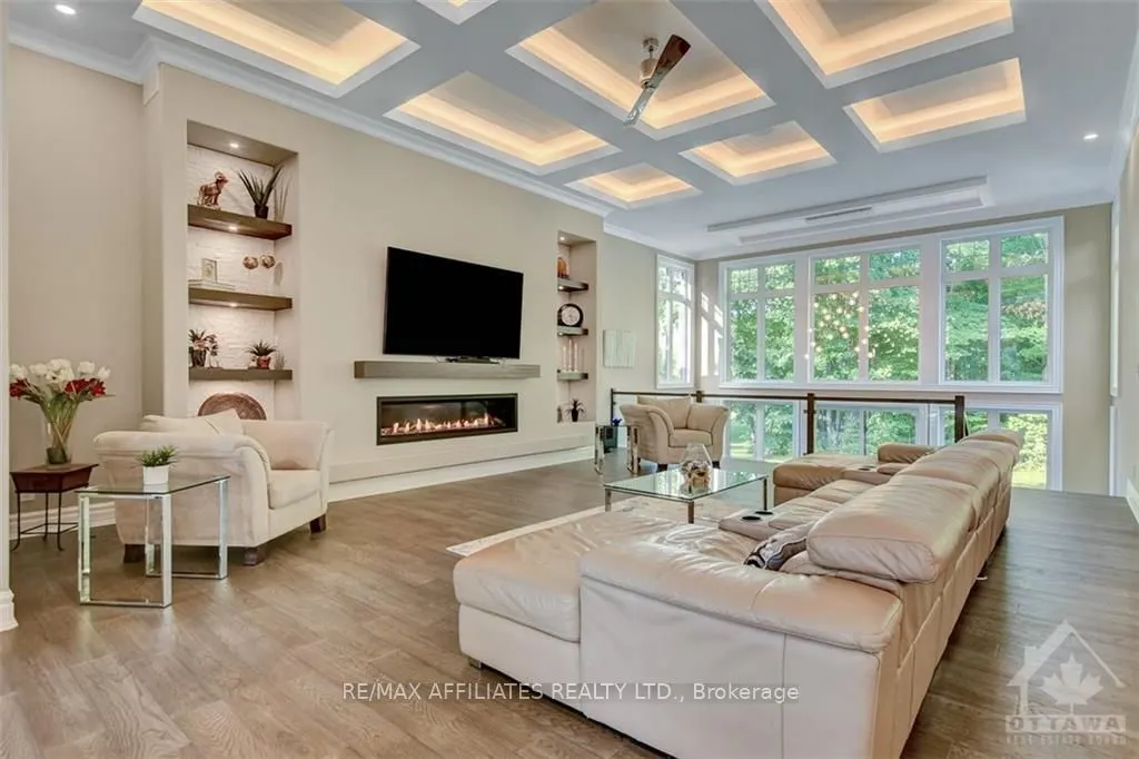 1443 DUCHESS Crescent