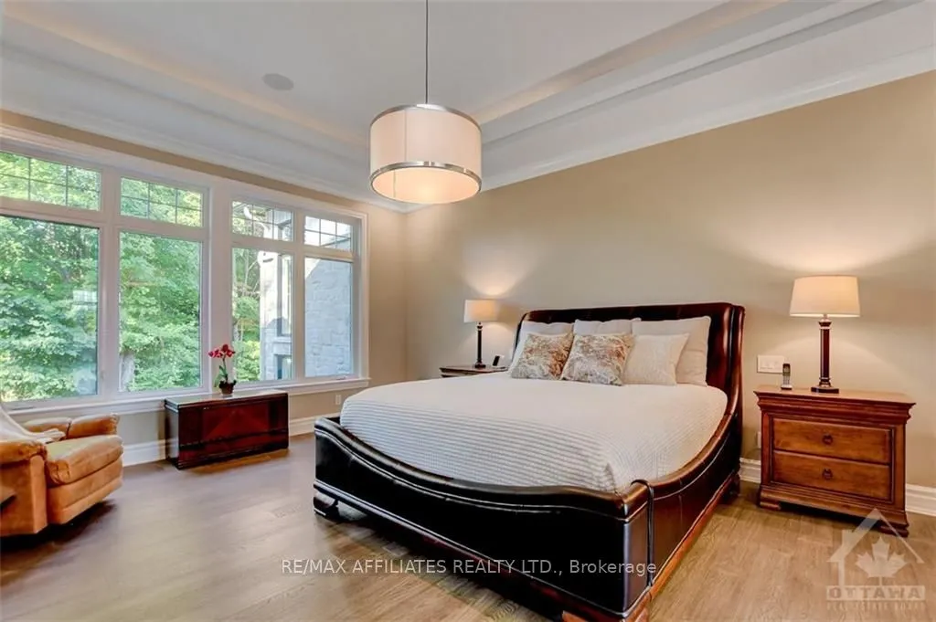 1443 DUCHESS Crescent