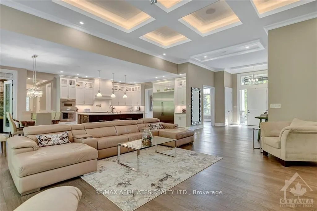 1443 DUCHESS Crescent