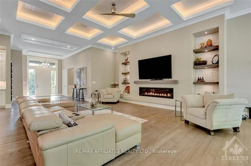 1443 DUCHESS Crescent