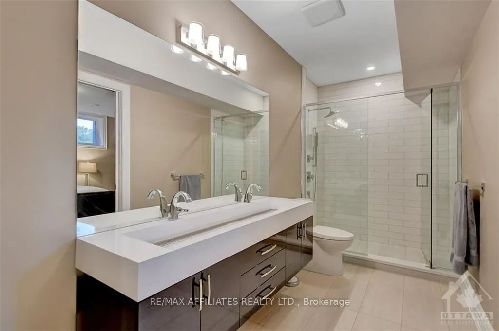 1443 DUCHESS Crescent