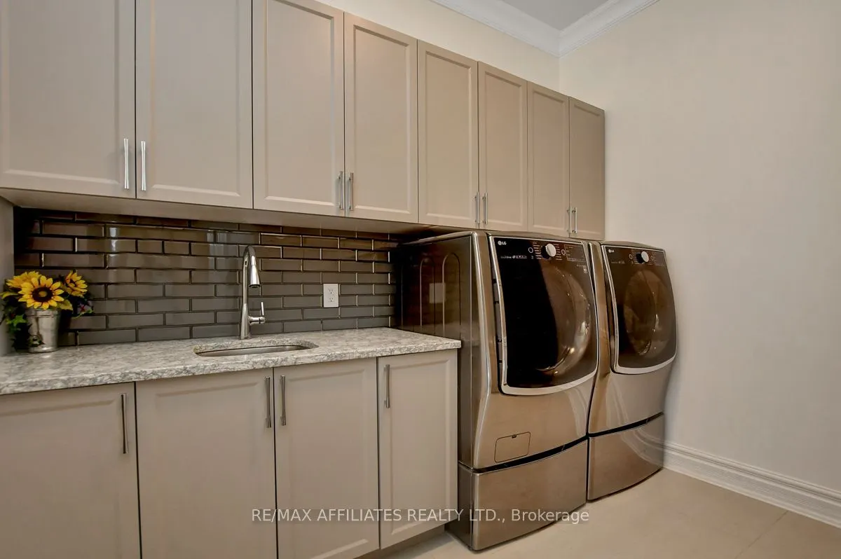 1443 DUCHESS Crescent