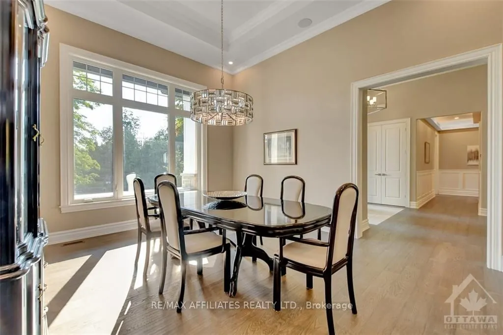1443 DUCHESS Crescent