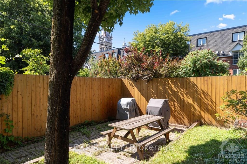 222 GUIGUES Avenue #401