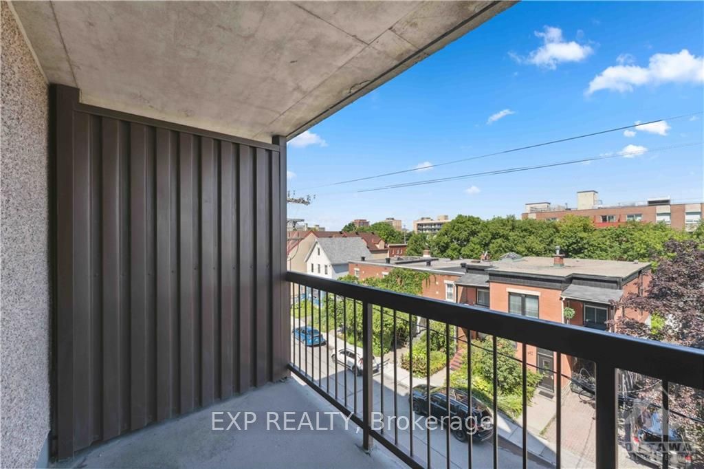 222 GUIGUES Avenue #401