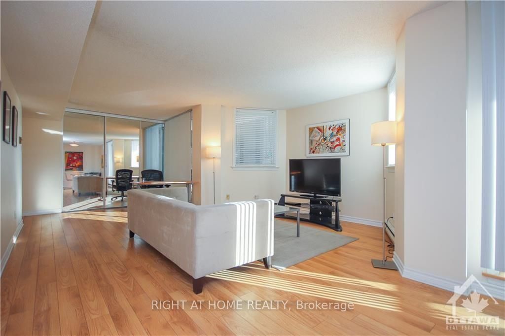 18 NEPEAN Street #701