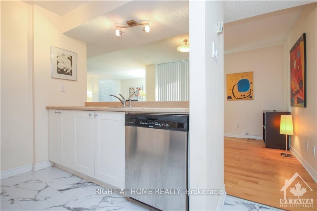 18 NEPEAN Street #701