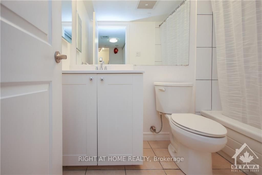 18 NEPEAN Street #701