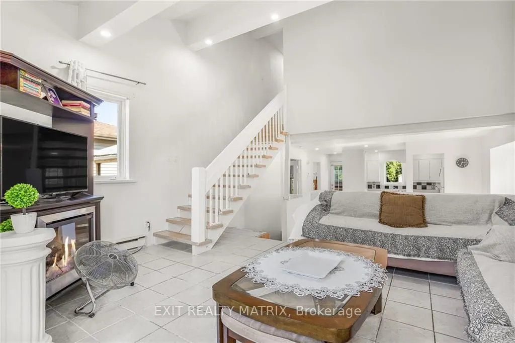 293 KITCHENER Street