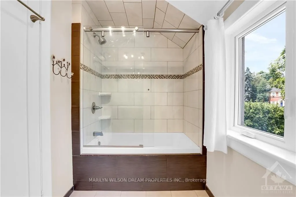 388 Mariposa Avenue