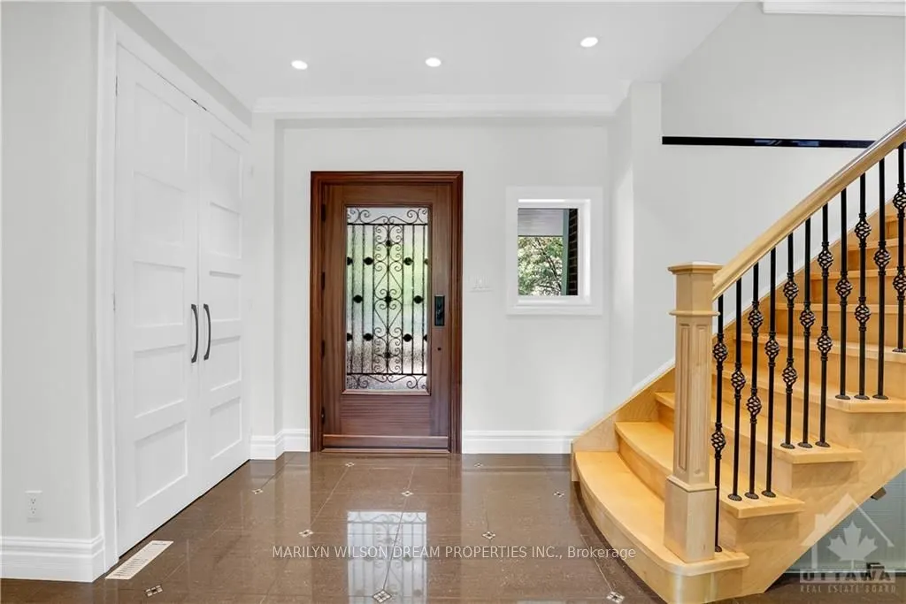 388 Mariposa Avenue
