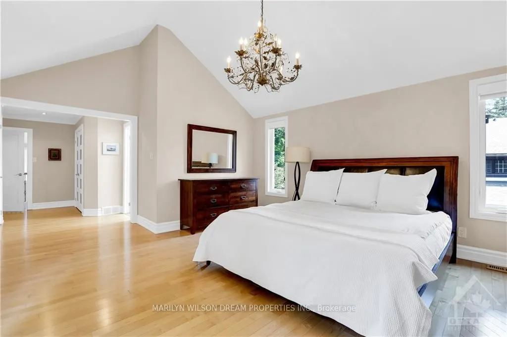 388 Mariposa Avenue