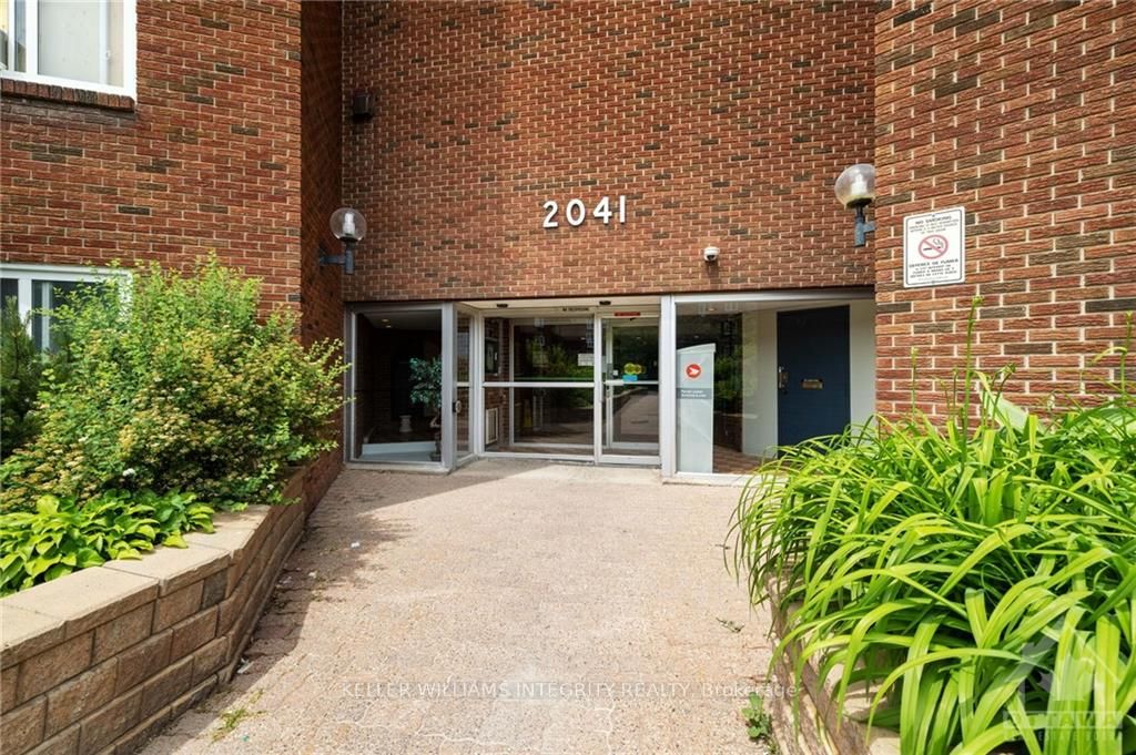 2041 ARROWSMITH Drive #402C