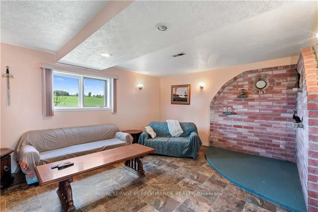20474 CONCESSION 8 Road