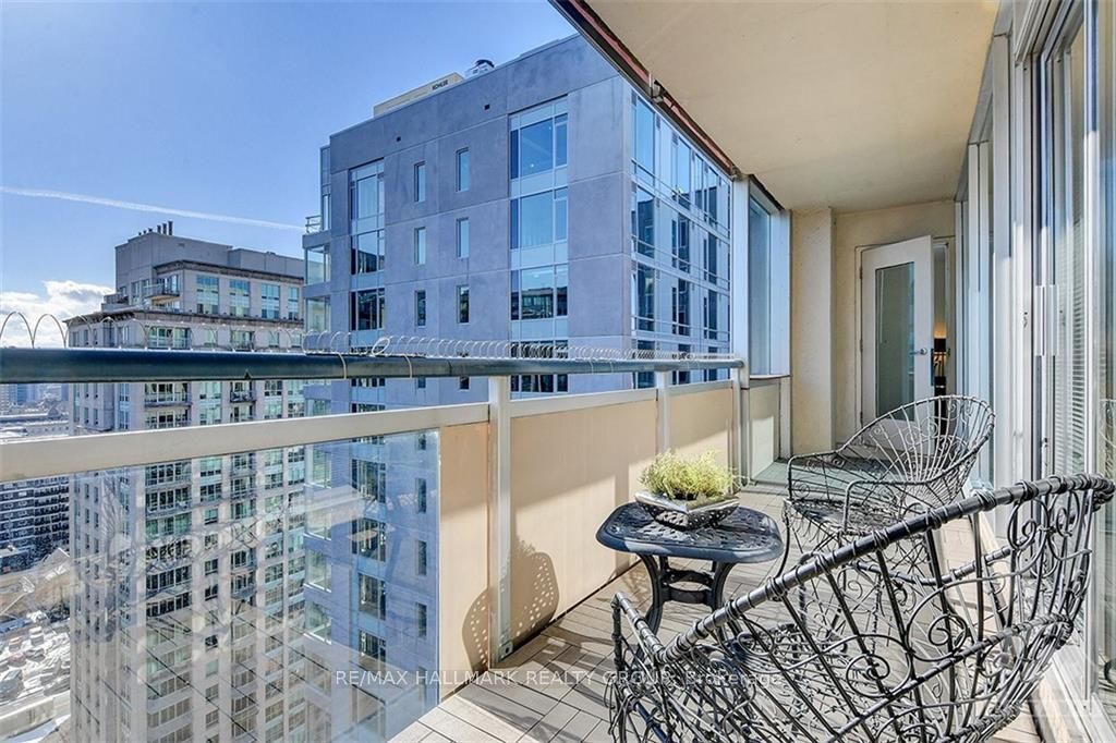 160 GEORGE Street #2404