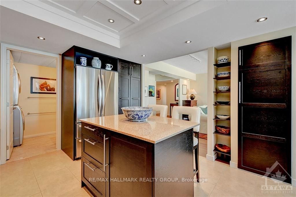 160 GEORGE Street #2404
