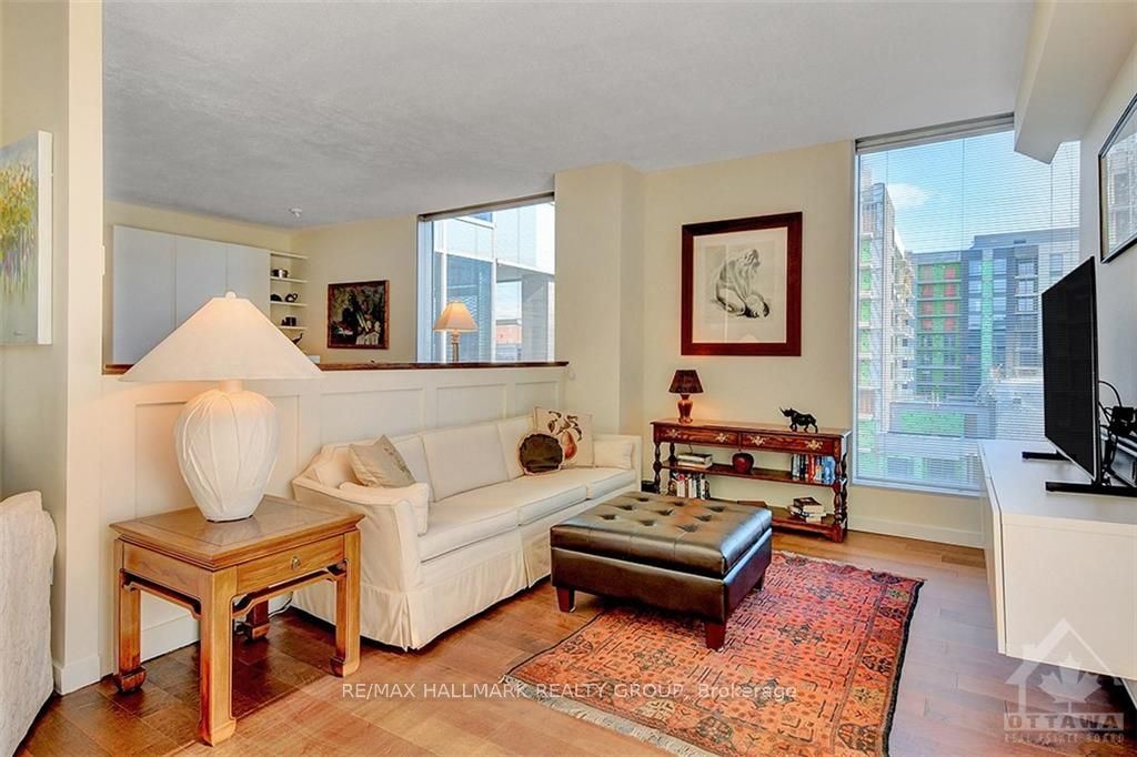 160 GEORGE Street #2404