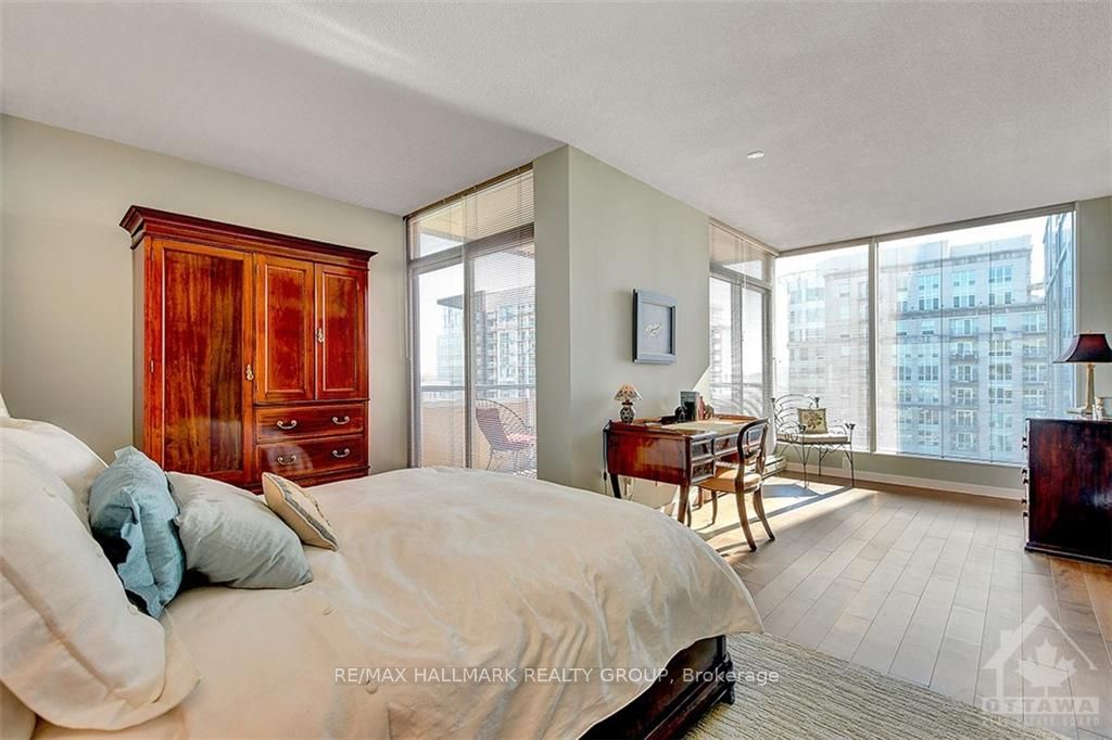 160 GEORGE Street #2404