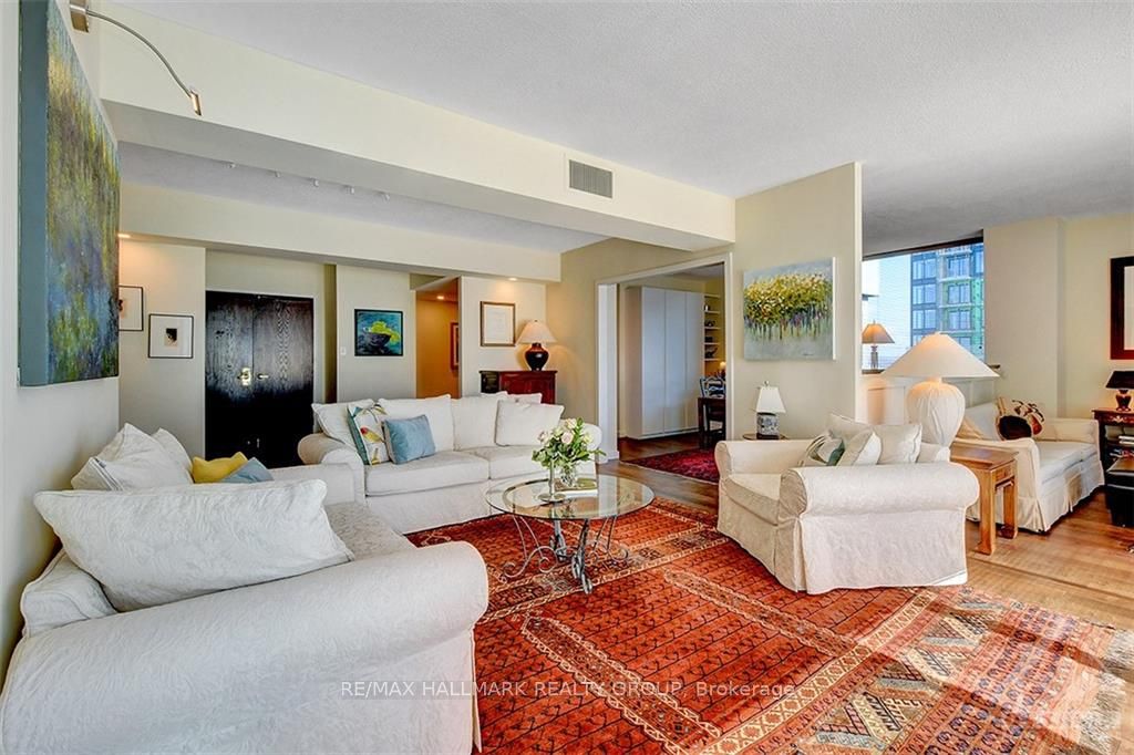 160 GEORGE Street #2404