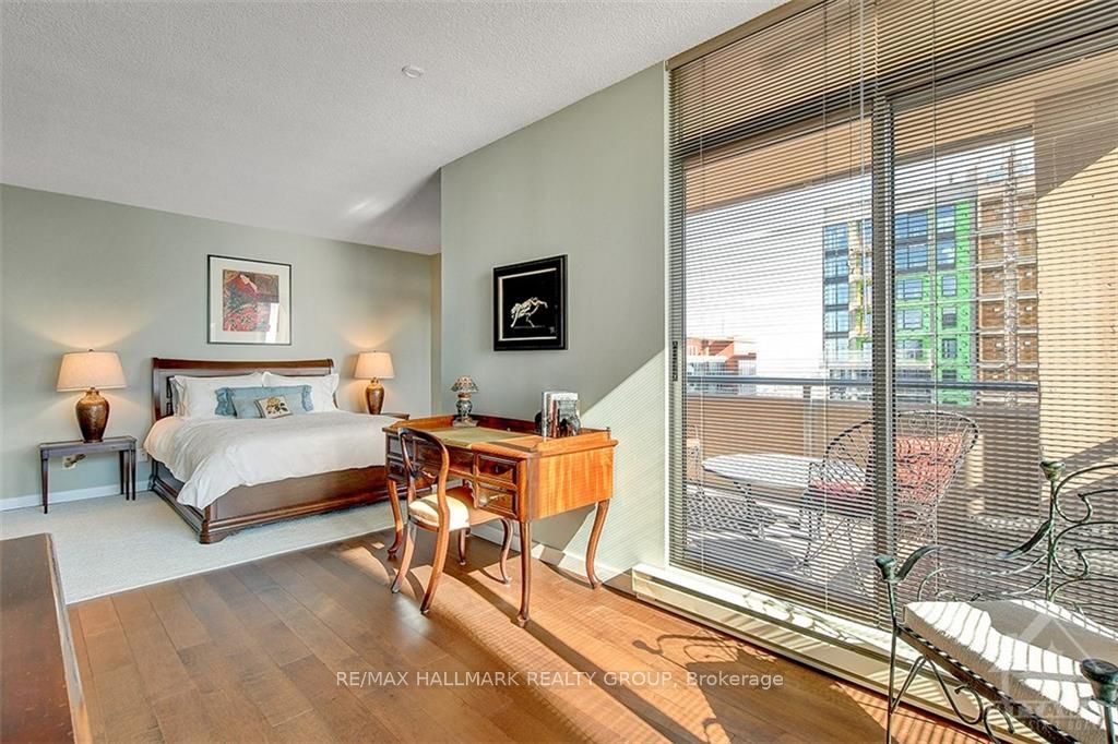 160 GEORGE Street #2404