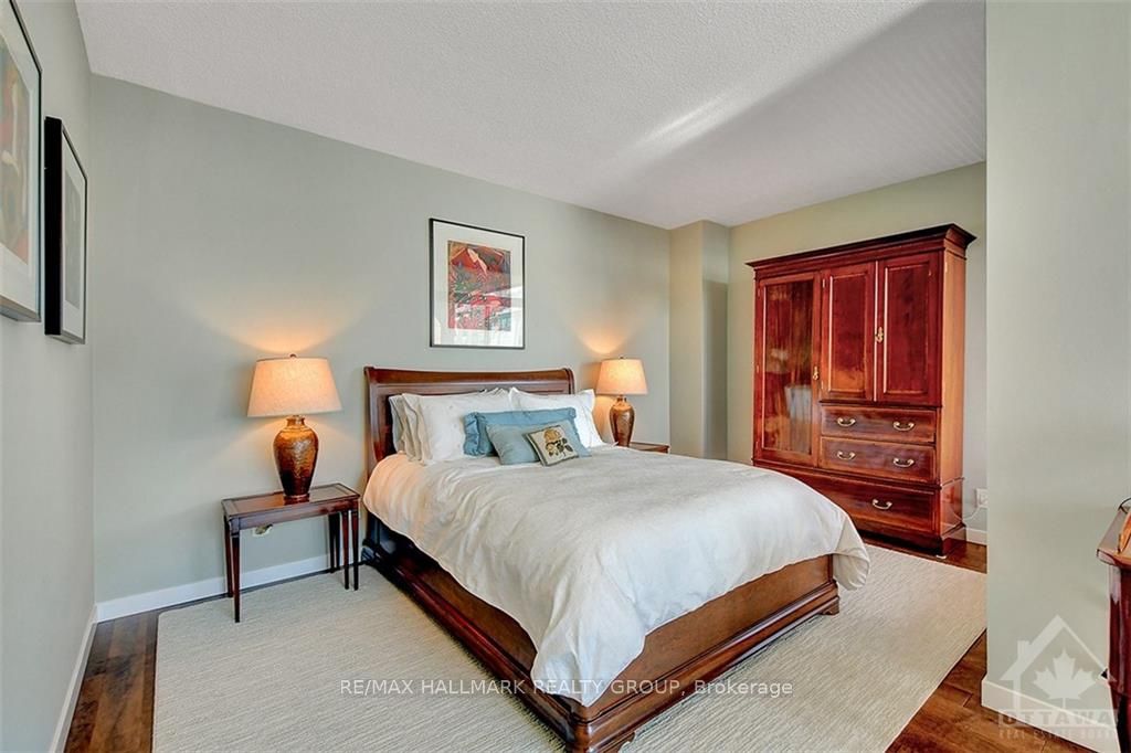 160 GEORGE Street #2404