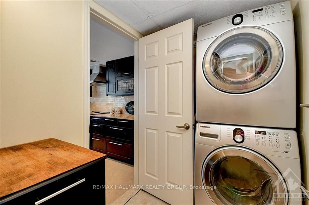 160 GEORGE Street #2404