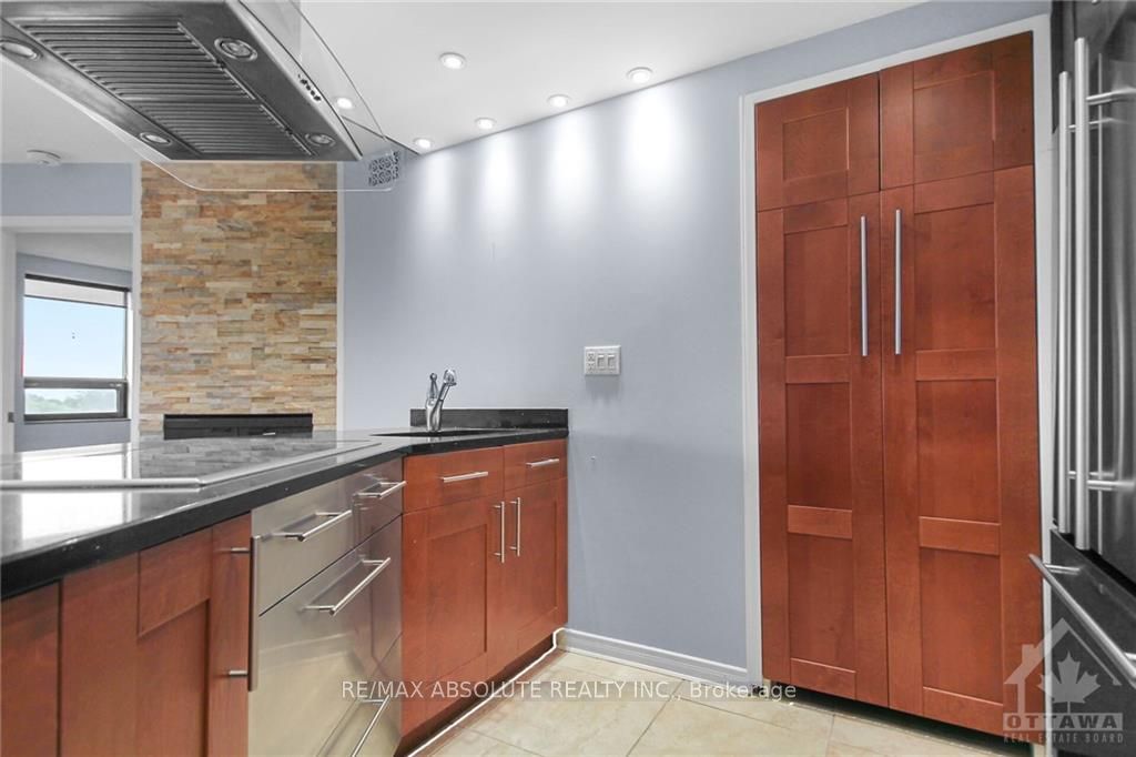 2019 CARLING Avenue, #702