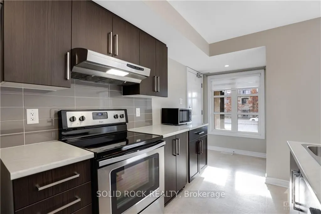 761 CHAPMAN MILLS Drive, #20