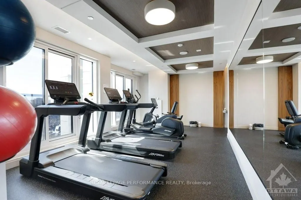 560 RIDEAU Street #517