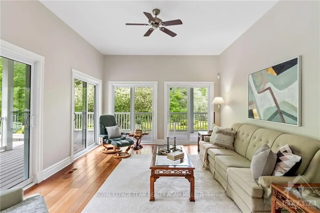 1526 CARSONBY Road E