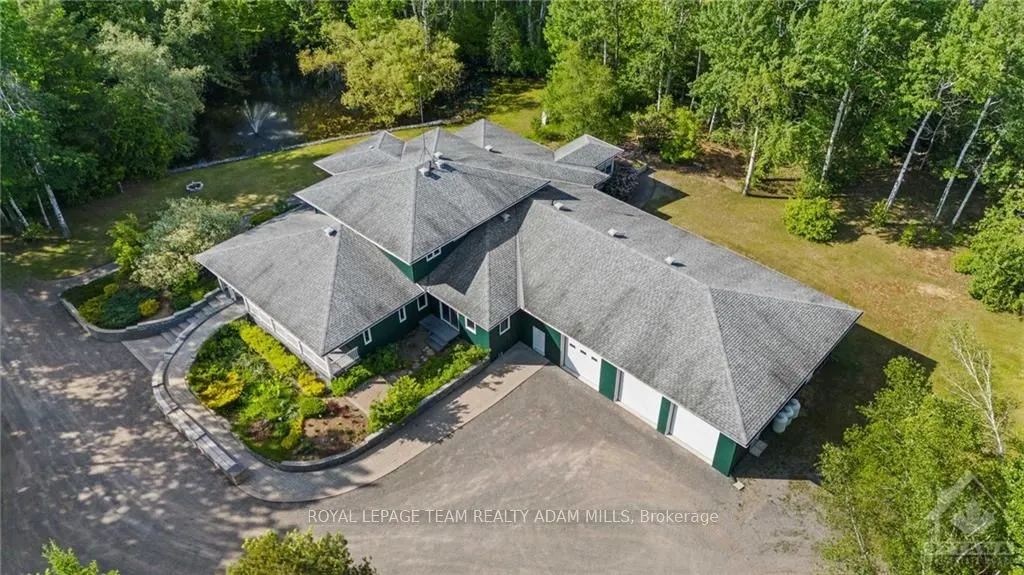 1526 CARSONBY Road E