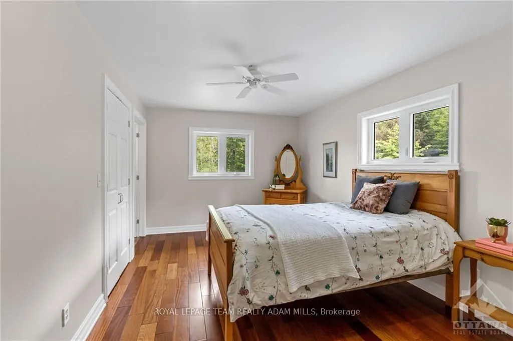 1526 CARSONBY Road E
