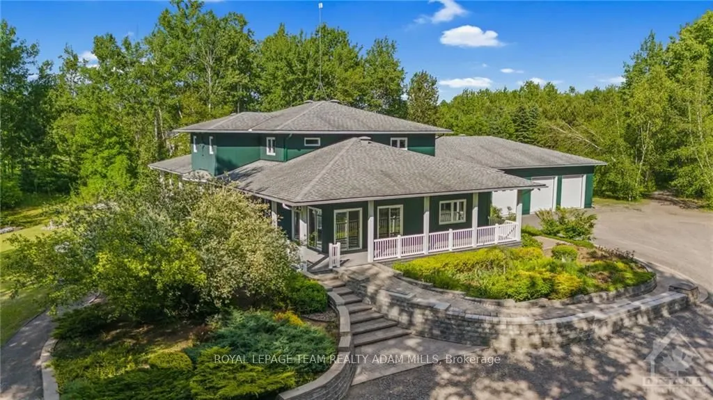 1526 CARSONBY Road E