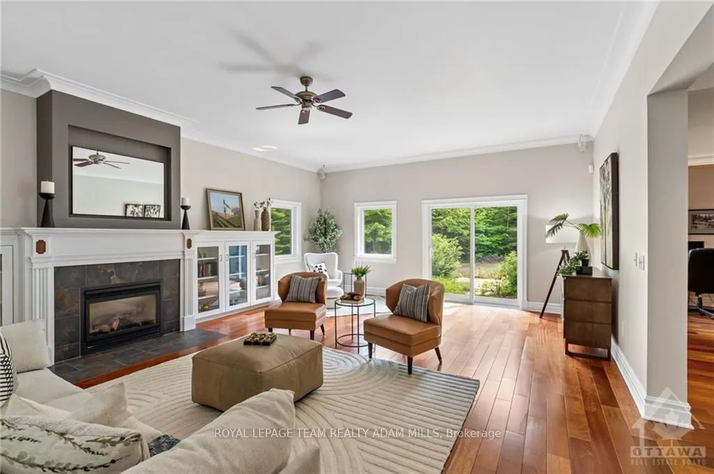 1526 CARSONBY Road E