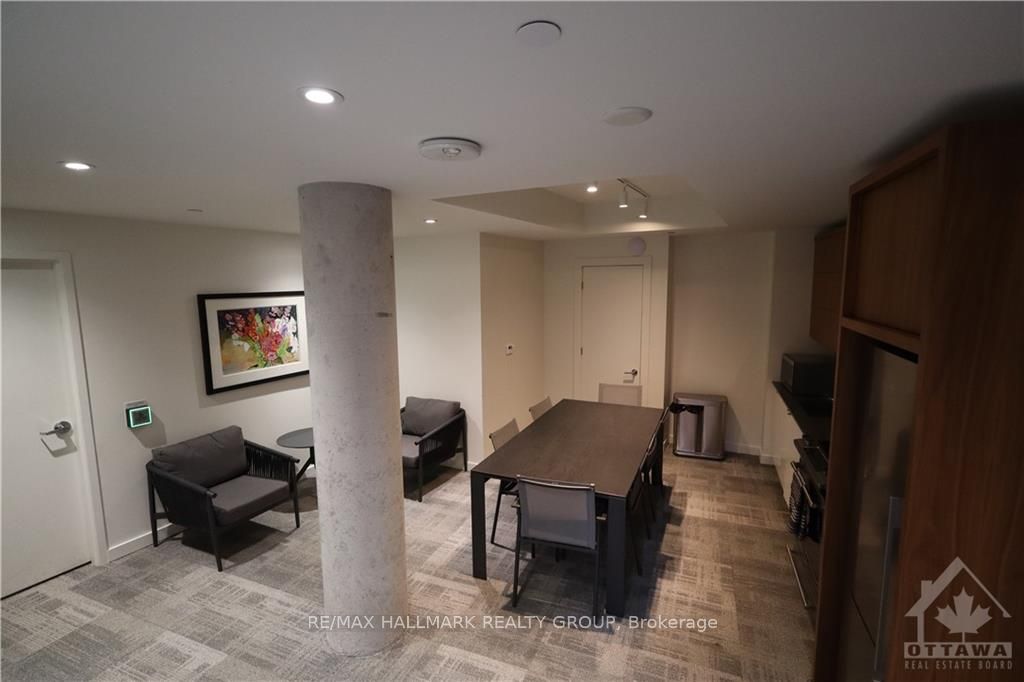135 BARRETTE Street #607