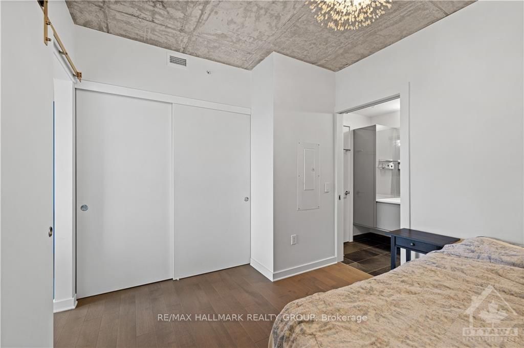 135 BARRETTE Street #607