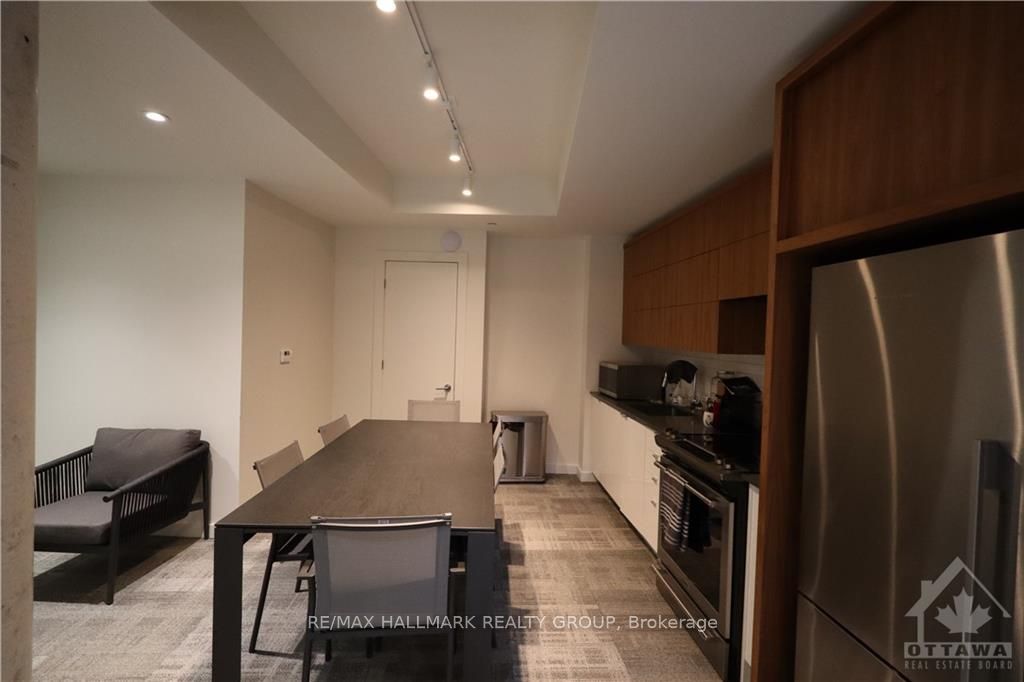 135 BARRETTE Street #607