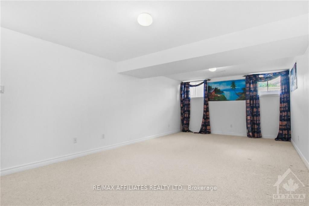37 CRESTHAVEN Drive