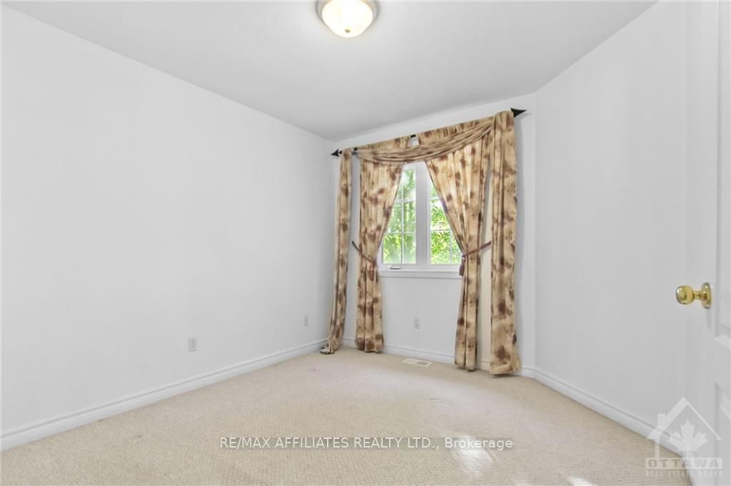 37 CRESTHAVEN Drive