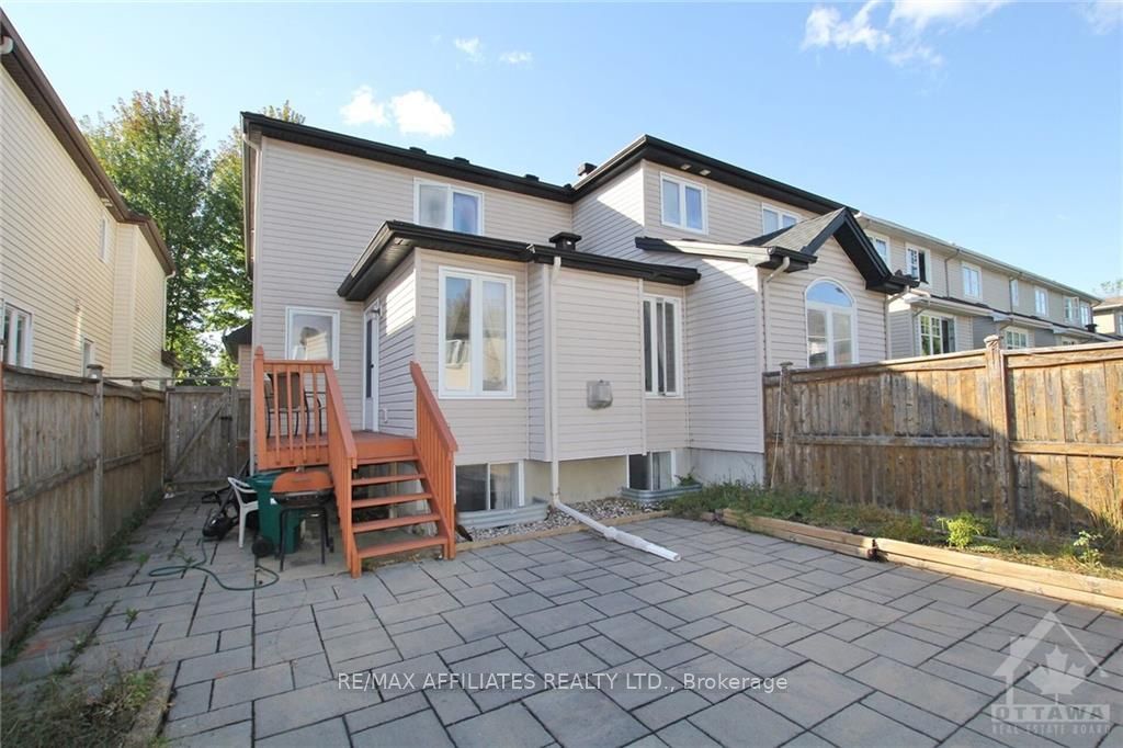 37 CRESTHAVEN Drive